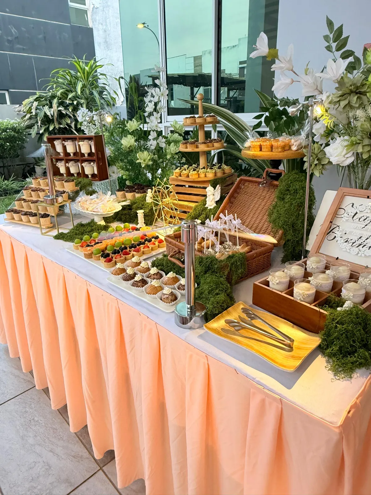 Dessert table styling
